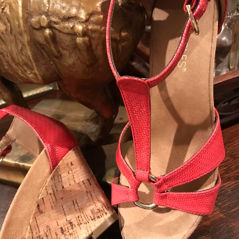 Never worn Aerosoles wedge Sandal